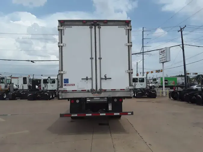 2017 FREIGHTLINER M2 106