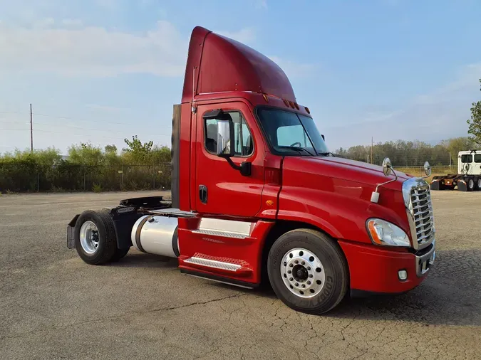 2013 FREIGHTLINER/MERCEDES CASCADIA 125