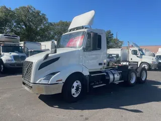 2019 VOLVO VNL64T-300