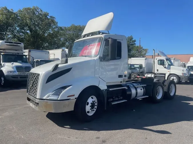 2019 VOLVO VNL64T-3006e5a1621d14eb028ad92a9d02b370531