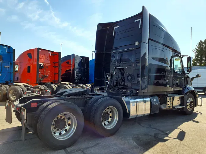 2019 VOLVO VNL64T-760