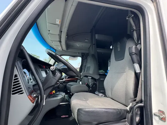 2022 Kenworth T680