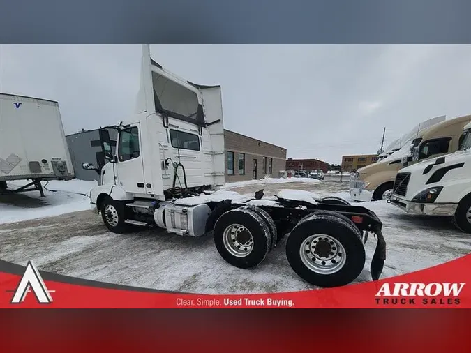 2018 VOLVO VNL300