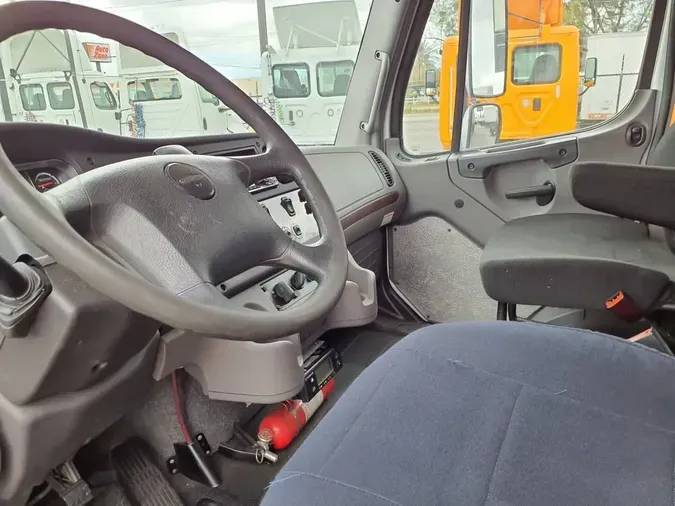 2018 FREIGHTLINER/MERCEDES M2 106