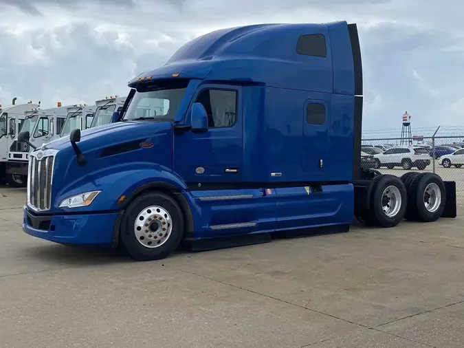 2022 PETERBILT 579