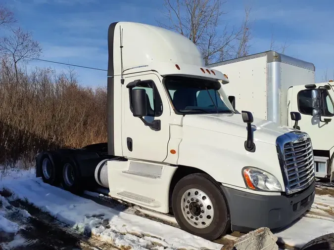 2019 FREIGHTLINER/MERCEDES CASCADIA 125