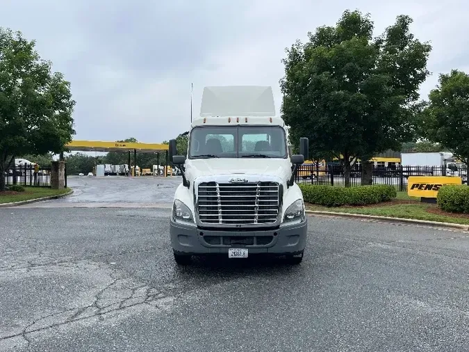 2017 Freightliner X12542ST