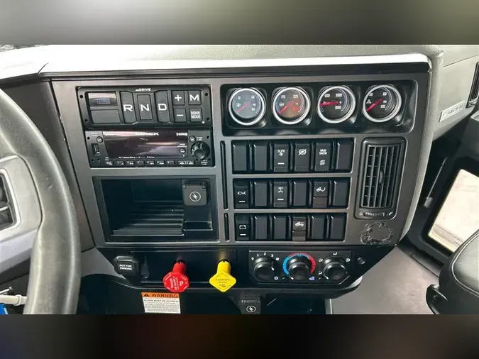 2023 MACK AN64T