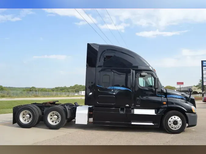 2014 FREIGHTLINER CASCADIA EVOLUTION