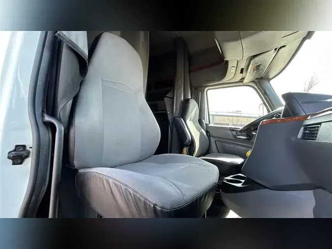 2022 INTERNATIONAL LT