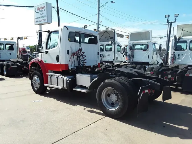 2015 FREIGHTLINER M2 106