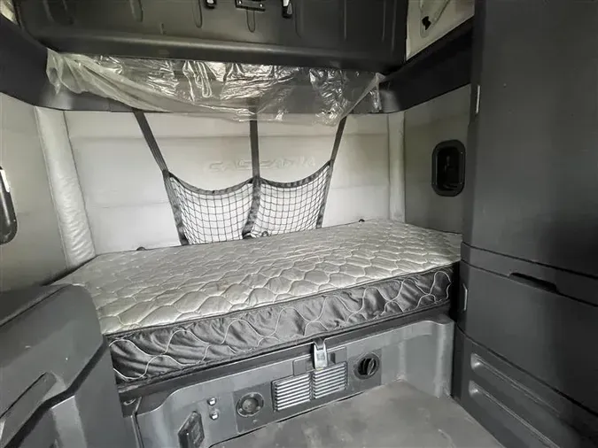 2020 FREIGHTLINER CA126
