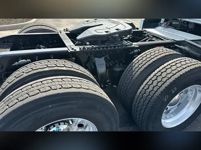 2020 FREIGHTLINER CA126