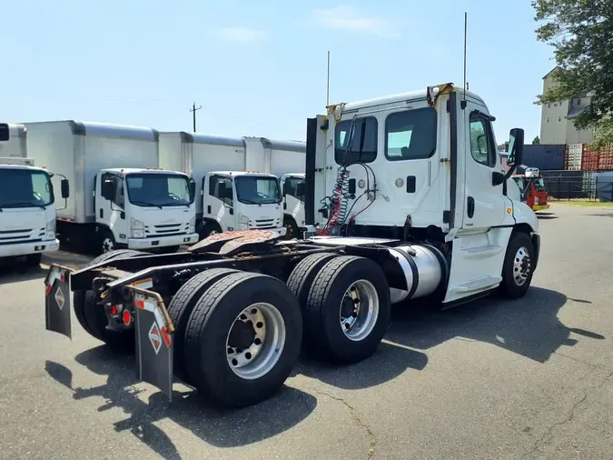 2016 FREIGHTLINER/MERCEDES CASCADIA 1256e7e190088e713abbb5c5574a1592c76