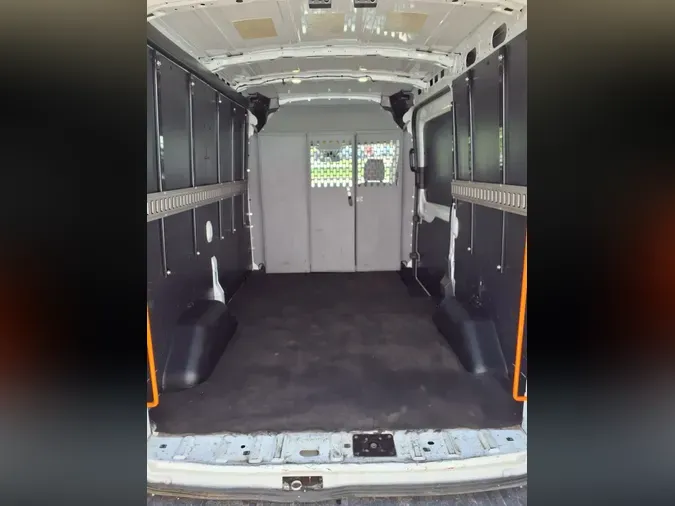 2017 FORD MOTOR COMPANY TRANSIT 250 MED ROOF