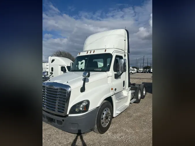 2019 FREIGHTLINER/MERCEDES CASCADIA 1256e8341820d7e52599f1f3eea9279b0ea