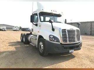 2016 FREIGHTLINER X12564ST