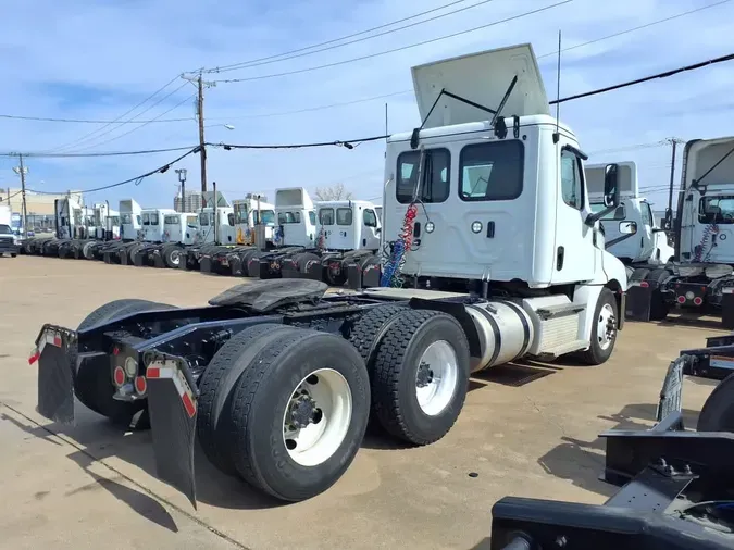 2020 FREIGHTLINER/MERCEDES NEW CASCADIA PX12664