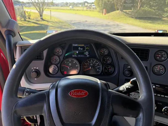 2021 Peterbilt 579