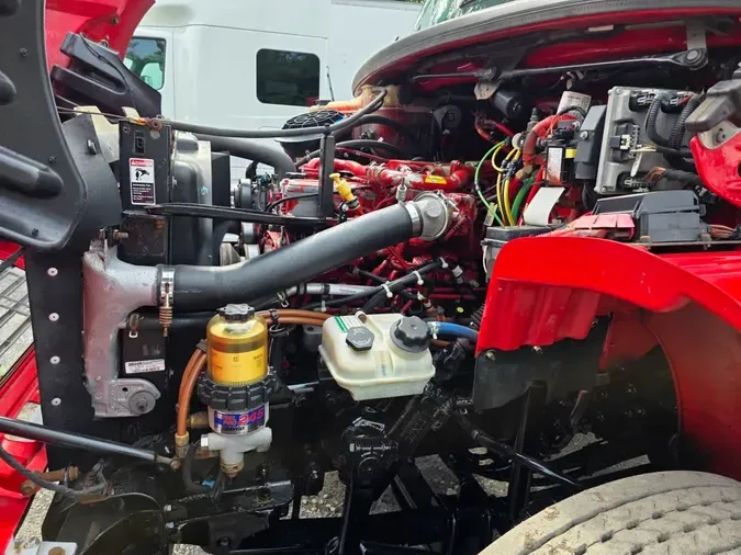 2018 FREIGHTLINER M2 106