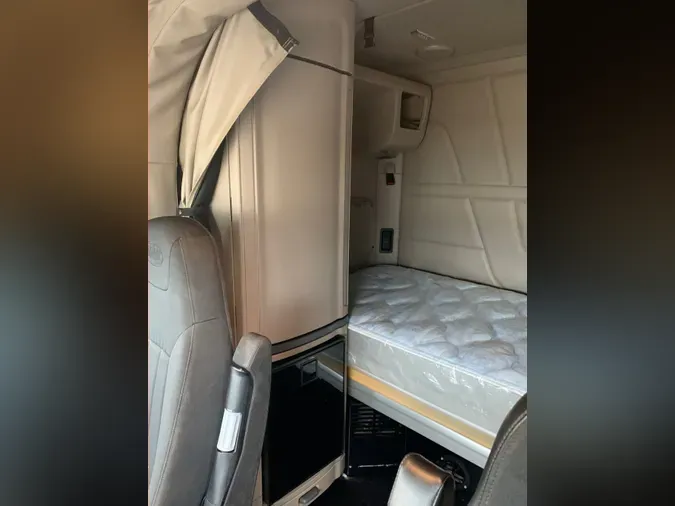 2019 PETERBILT 579