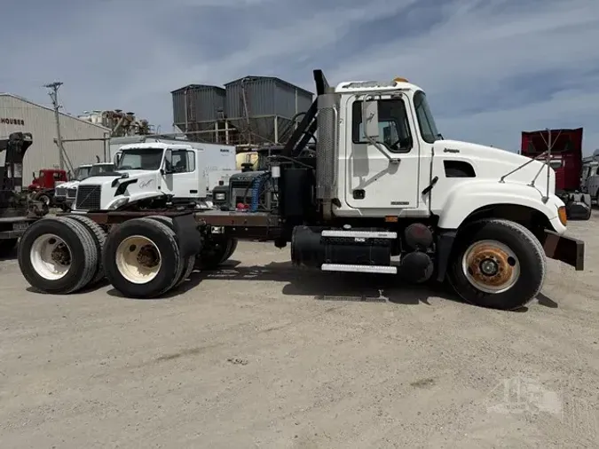 2007 MACK GRANITE CV713