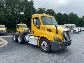 2016 FREIGHTLINER X11364ST