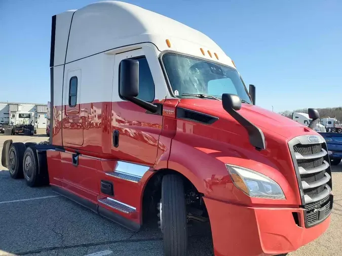 2022 FREIGHTLINER Cascadia 126