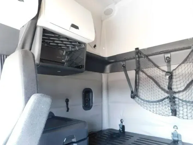 2018 Freightliner New Cascadia 126