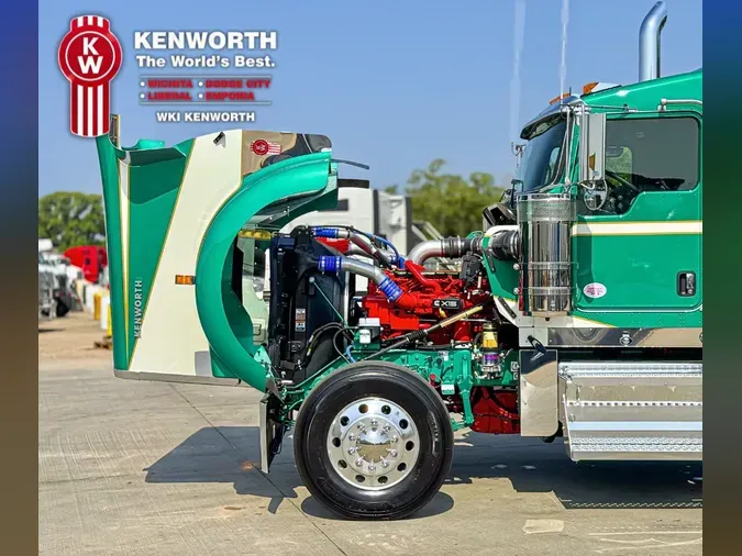 2025 KENWORTH W900L