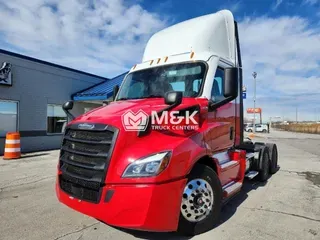 2023 FREIGHTLINER Cascadia 126