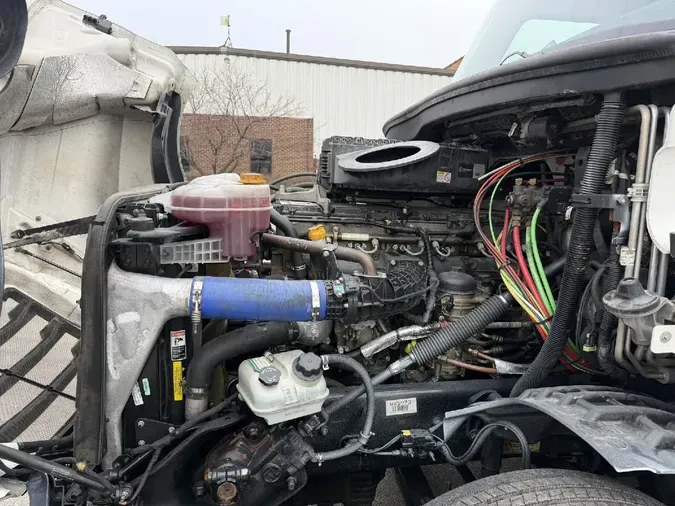 2022 FREIGHTLINER Cascadia 126