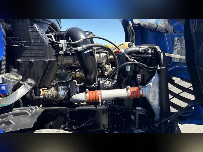 2022 FREIGHTLINER CA126