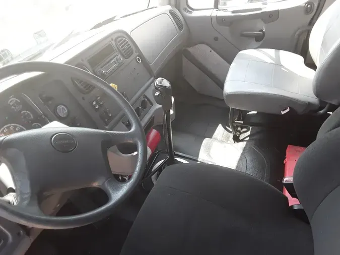 2014 FREIGHTLINER M2 106