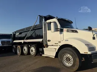 2016 KENWORTH T880