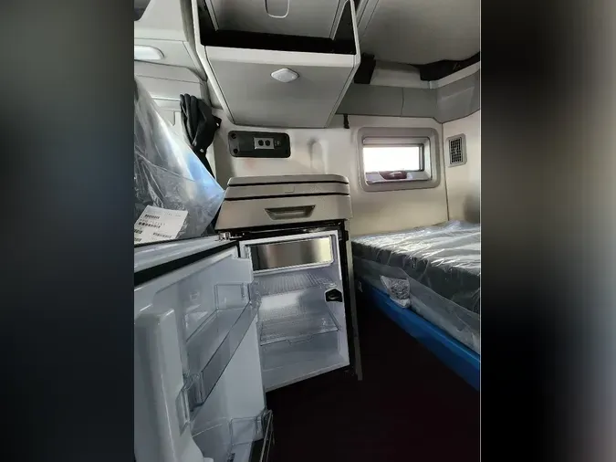 2026 VOLVO VNL64T8606e9aaf7b6416fab6ef2efc0aee744cc4