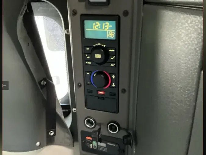 2024 VOLVO VNL64T860