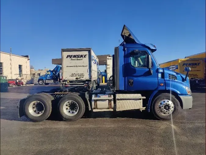 2016 Freightliner X11364ST