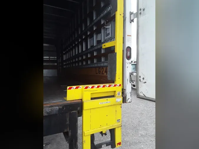 2019 NAVISTAR INTERNATIONAL 4300