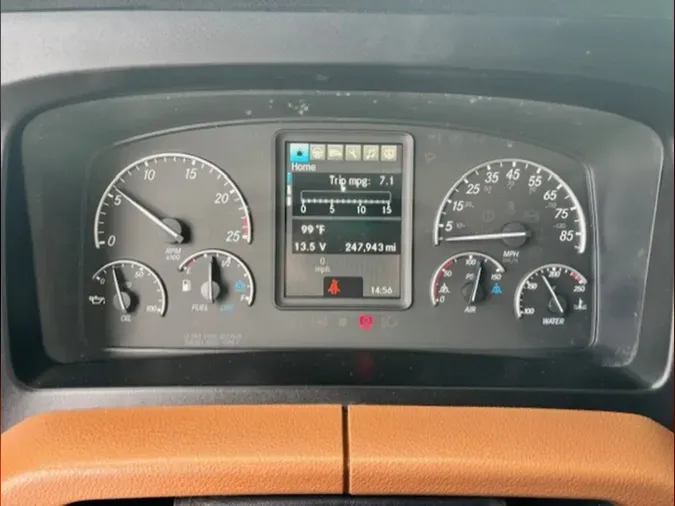 2023 Freightliner Cascadia 126