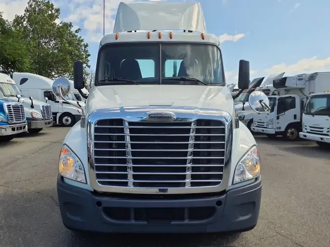 2019 FREIGHTLINER CASCADIA 125