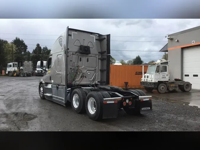 2023 Freightliner Cascadia 126