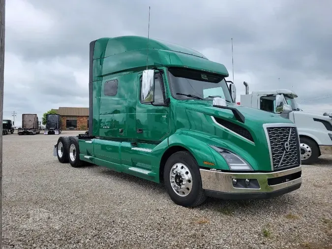 2019 VOLVO VNL64T740