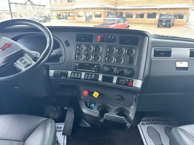2023 KENWORTH T680