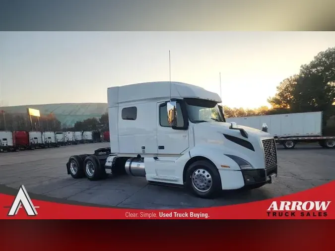 2021 VOLVO VNL740