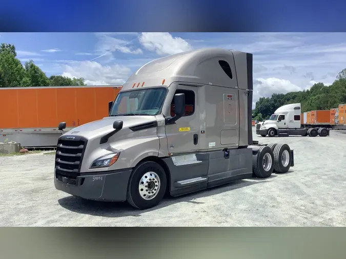 2023 Freightliner Cascadia 126