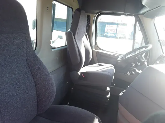 2015 FREIGHTLINER/MERCEDES CASCADIA 125