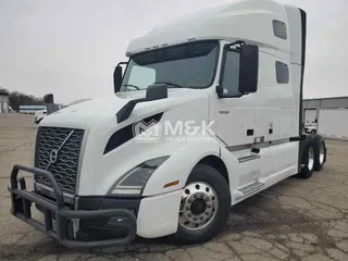 2020 VOLVO VNL64T760