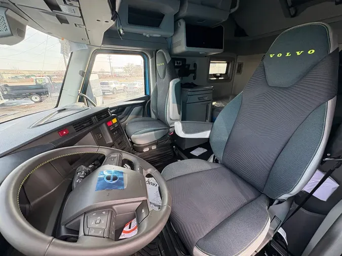 2027 VOLVO TRUCK VNL64TV04