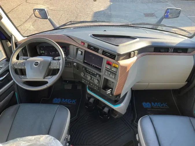 2026 VOLVO VNL64T8606ebaa45deb92491504b8a75df37b8c78